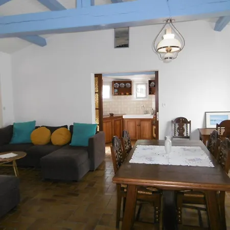 Maison A Proche Pour 6 Pers., Animaux Admis - Fr-1-823-17 펜션