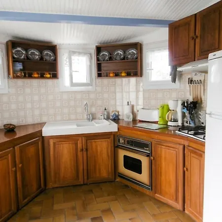 Maison A Proche Pour 6 Pers., Animaux Admis - Fr-1-823-17 別荘 *
