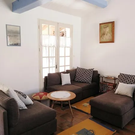 Maison A Proche Pour 6 Pers., Animaux Admis - Fr-1-823-17 別荘