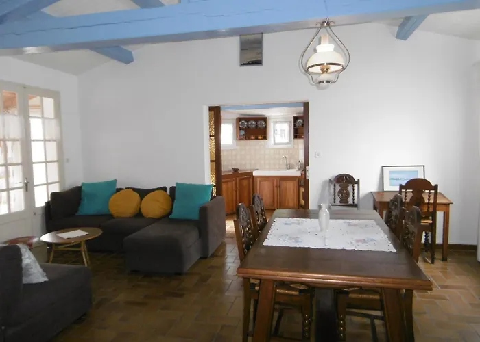 Maison A Proche Pour 6 Pers., Animaux Admis - Fr-1-823-17 펜션